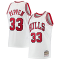 tocy C.Bulls #33 Scottie Pippen Mitchell & Ness White Hardwood Classics Swingman Jerseys